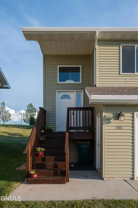 Exterior - 1003 Bremner Ave, Bismarck, ND 58503 photo 12 of 14