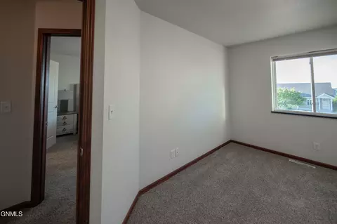 Bedroom - 1003 Bremner Ave, Bismarck, ND 58503 photo 4 of 13