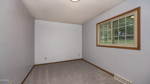Bedroom - 2361 Rolling Dr, Bismarck, ND 58501 photo 8 of 9