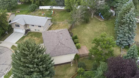 View/Area - 2361 Rolling Dr, Bismarck, ND 58501 photo 6 of 12