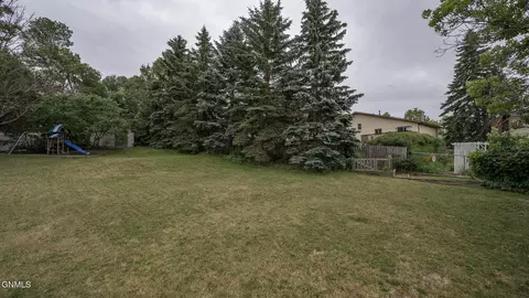 Exterior - 2361 Rolling Dr, Bismarck, ND 58501 photo 6 of 9