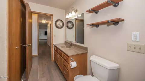 Bath - 2361 Rolling Dr, Bismarck, ND 58501 photo 2 of 4