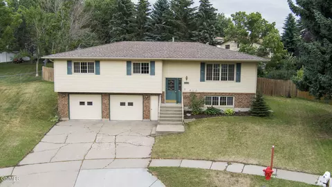 Exterior - 2361 Rolling Dr, Bismarck, ND 58501 photo 8 of 9