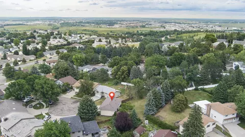 View/Area - 2361 Rolling Dr, Bismarck, ND 58501 photo 2 of 12