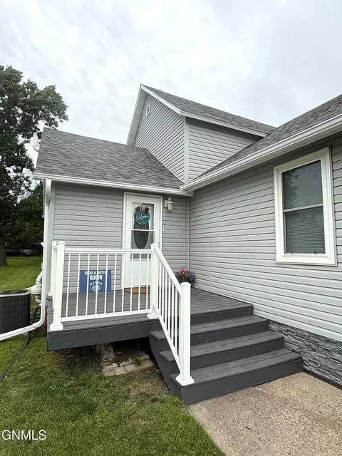 Exterior - 305 3rd St, Marion, ND 58466 photo 2 of 6