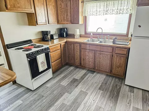 Kitchen - 114 2nd Ave SW, Steele, ND 58482 photo 2 of 3