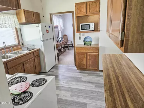 Kitchen - 114 2nd Ave SW, Steele, ND 58482 photo 1 of 3