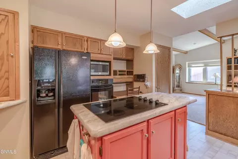 Kitchen - 415 Brandon Dr, Bismarck, ND 58503 photo 7 of 7