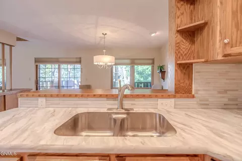 Kitchen - 415 Brandon Dr, Bismarck, ND 58503 photo 6 of 7