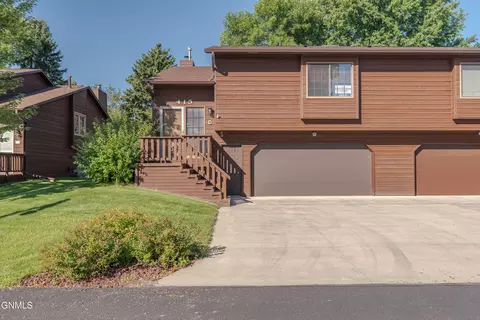 415 Brandon Dr, Bismarck, ND 58503