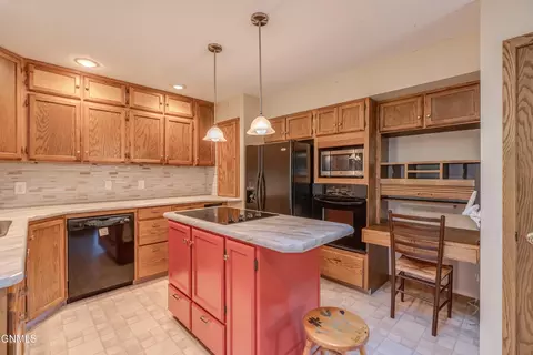 Kitchen - 415 Brandon Dr, Bismarck, ND 58503 photo 1 of 7