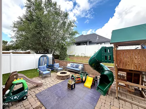 Exterior - 2716 23rd St W, Williston, ND 58801 photo 3 of 5