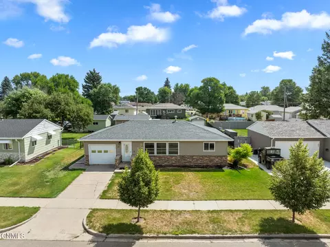 View/Area - 922 16th Ave W, Williston, ND 58801 photo 1 of 4