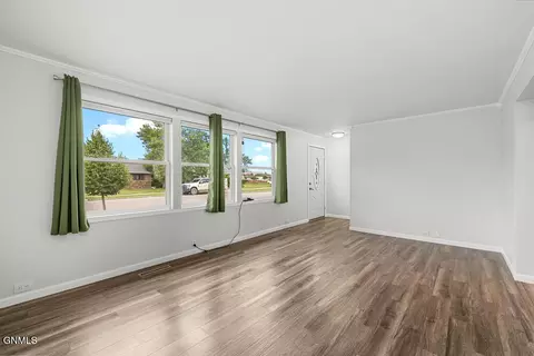 Living - 922 16th Ave W, Williston, ND 58801 photo 1 of 3