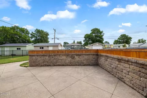 Exterior - 922 16th Ave W, Williston, ND 58801 photo 6 of 8