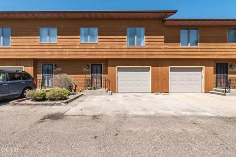 2021 19th St N, Bismarck, ND 58501