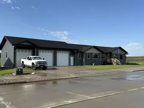 205 11th Ave NW, Watford City, ND 58854