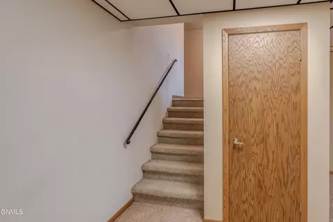 602 Hillview Pl NE, Mandan, ND 58554 photo 30
