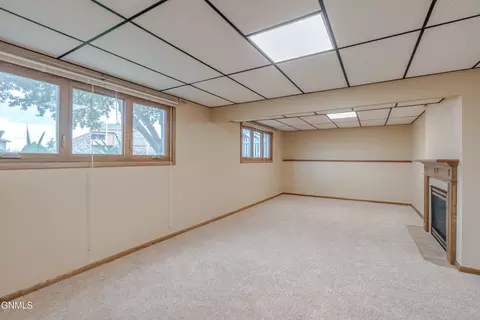602 Hillview Pl NE, Mandan, ND 58554 photo 32