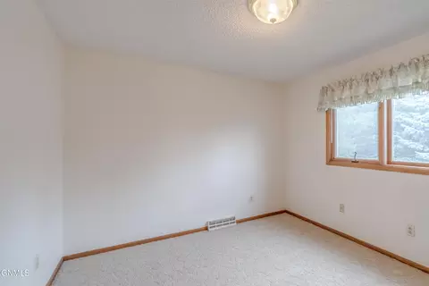 602 Hillview Pl NE, Mandan, ND 58554 photo 28