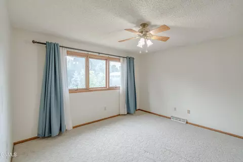 602 Hillview Pl NE, Mandan, ND 58554 photo 25
