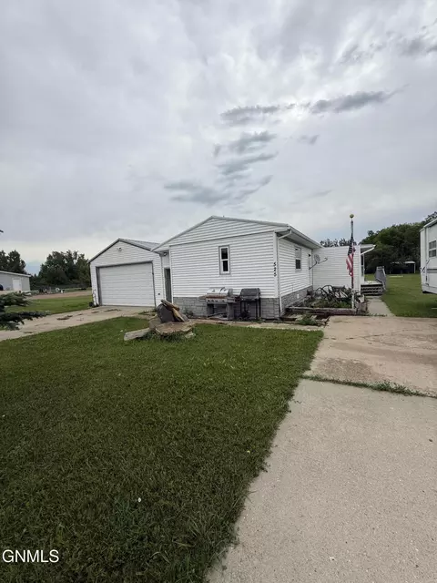 525 Stadler St, Turtle Lake, ND 58575