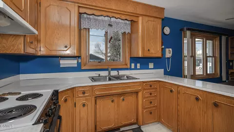 2802 E Ave E, Bismarck, ND 58501 photo 4
