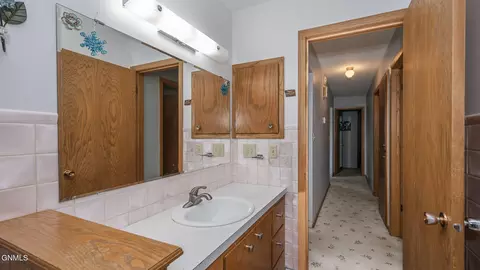 2802 E Ave E, Bismarck, ND 58501 photo 22