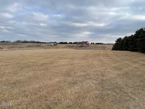 3049 83 12 Ave SE, Jamestown, ND 58401