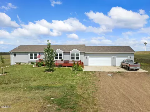 14923 Cochise St, Williston, ND 58801