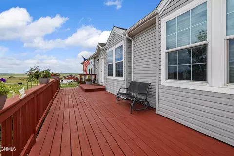 14923 Cochise St, Williston, ND 58801 photo 3