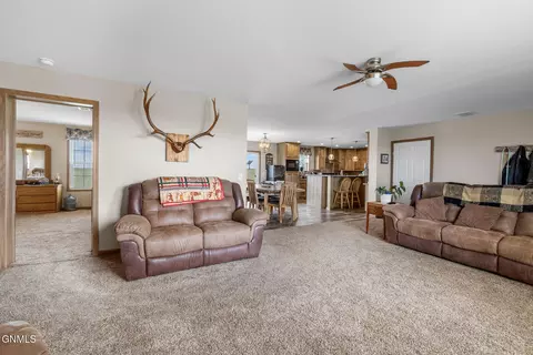 14923 Cochise St, Williston, ND 58801 photo 6