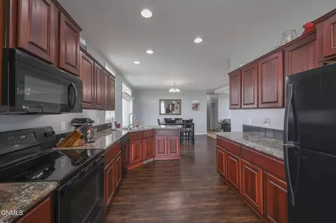 Kitchen - 5512 Ronan Ave, Williston, ND 58801 photo 1 of 2