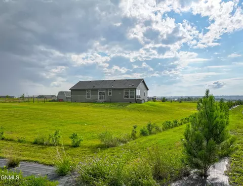 Exterior - 5512 Ronan Ave, Williston, ND 58801 photo 3 of 3