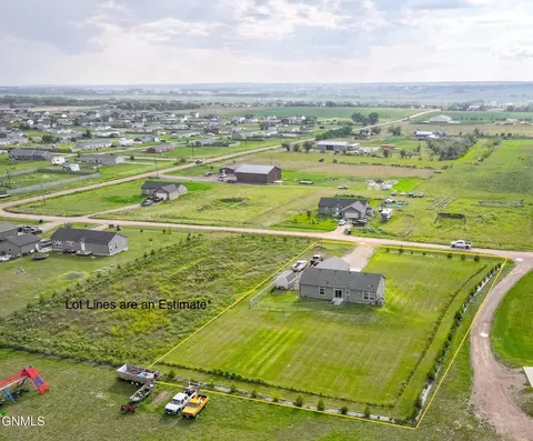 View/Area - 5512 Ronan Ave, Williston, ND 58801 photo 2 of 3