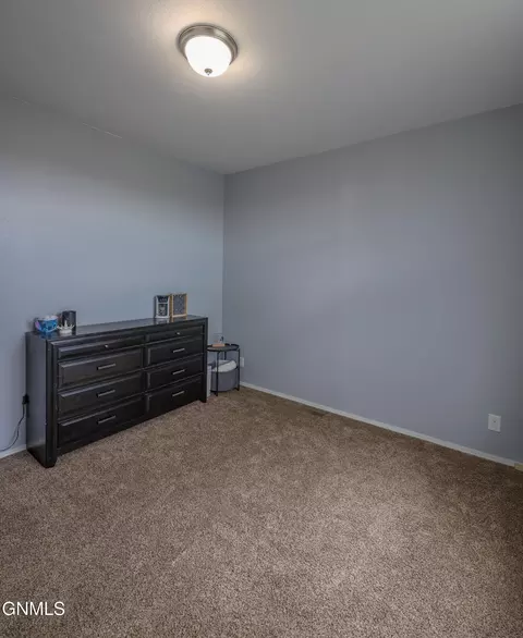 Bedroom - 5512 Ronan Ave, Williston, ND 58801 photo 3 of 4