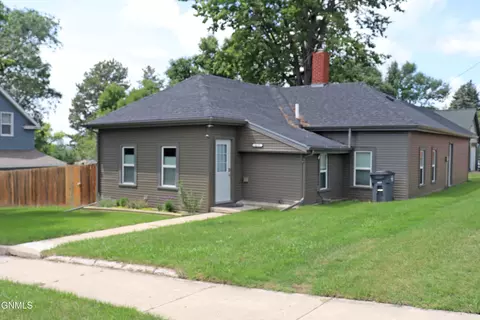 410 8th St, Washburn, ND 58577