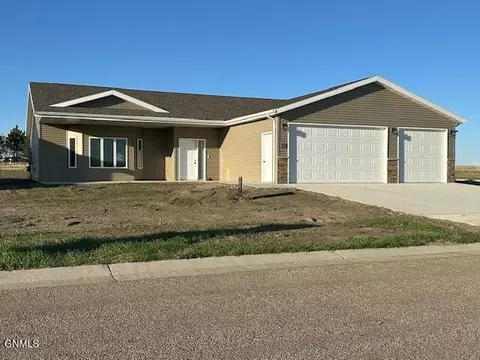 3315 Tyndale Dr, Bismarck, ND 58503