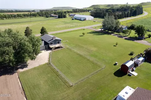 2530 Sundance Dr, Dickinson, ND 58601