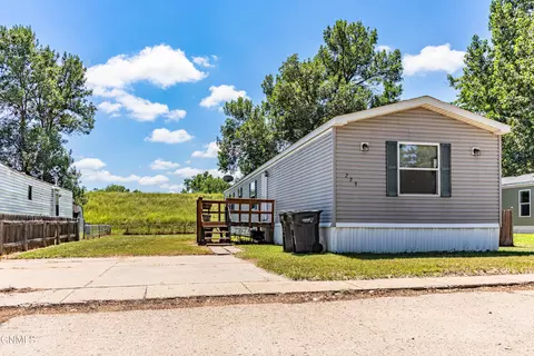 229 Prairie Ln, Mandan, ND 58554