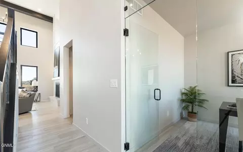 Entry Way - 4015 Clairmont Rd, Bismarck, ND 58503 photo 2 of 3