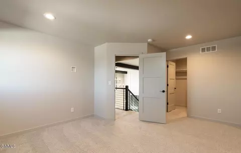 Bedroom - 4015 Clairmont Rd, Bismarck, ND 58503 photo 3 of 3