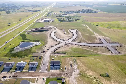 5010 Rimrock Ave NW, Mandan, ND 58554