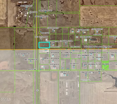 5829 Jefferson Ln, Williston, ND 58801