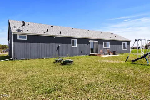 5479 Matthew Ave, Williston, ND 58801 photo 6