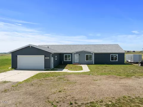 5479 Matthew Ave, Williston, ND 58801 photo 3