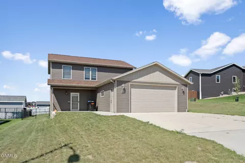 7050 Dolan Dr, Lincoln, ND 58504