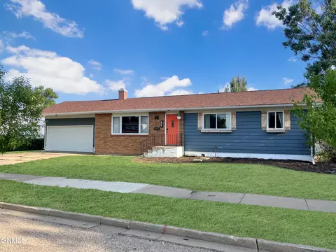 703 14th St W, Williston, ND 58801