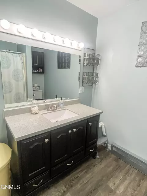 Bath - 703 14th St W, Williston, ND 58801 photo 1 of 5