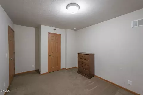 1621 Bison Dr, Williston, ND 58801 photo 21